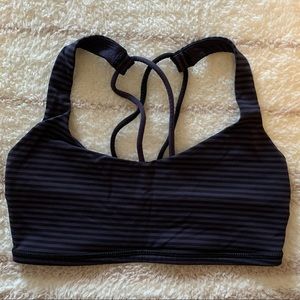 Lululemon free to be sports bra